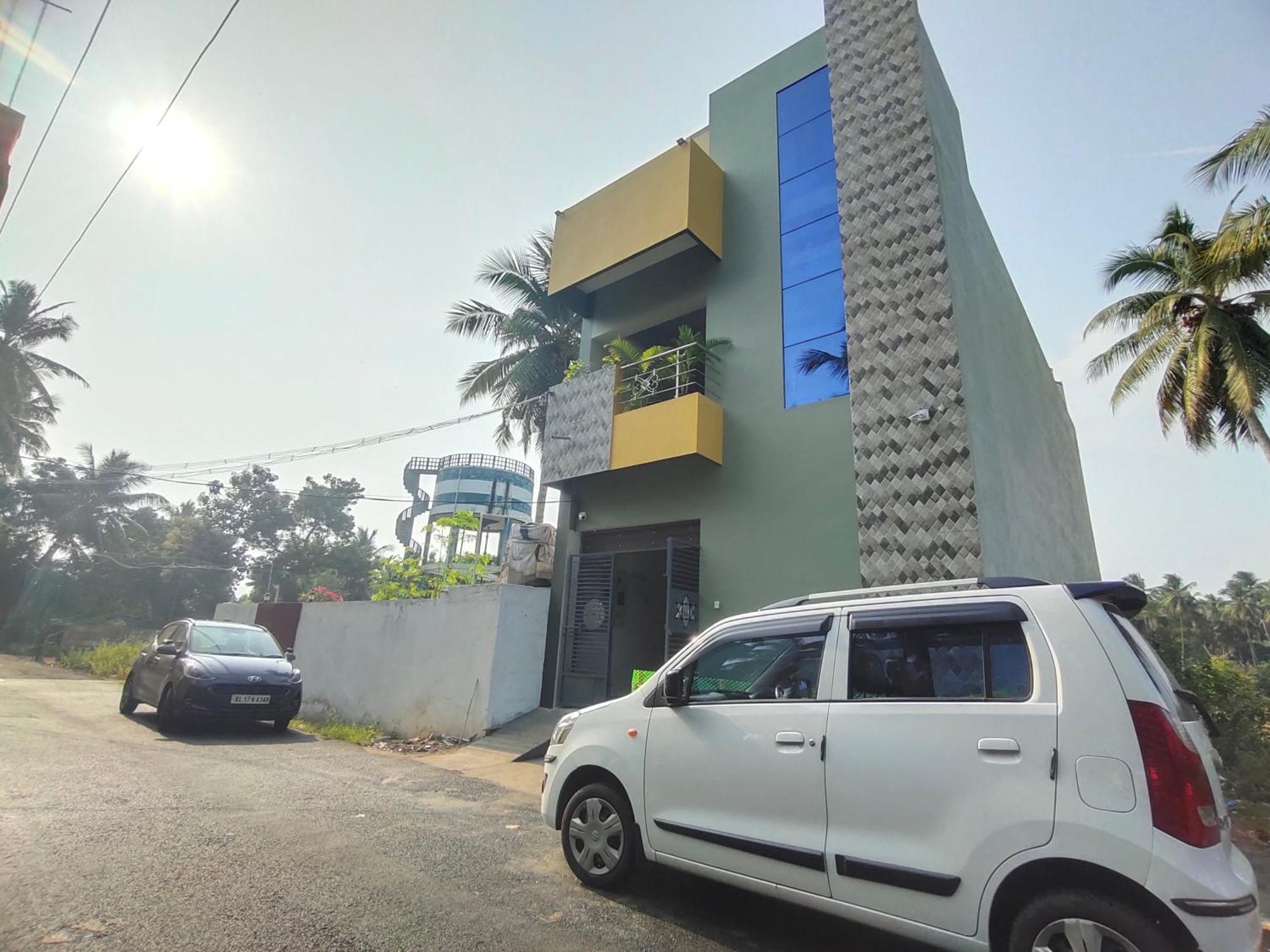 PV Inn Pondicherry Bagian luar foto