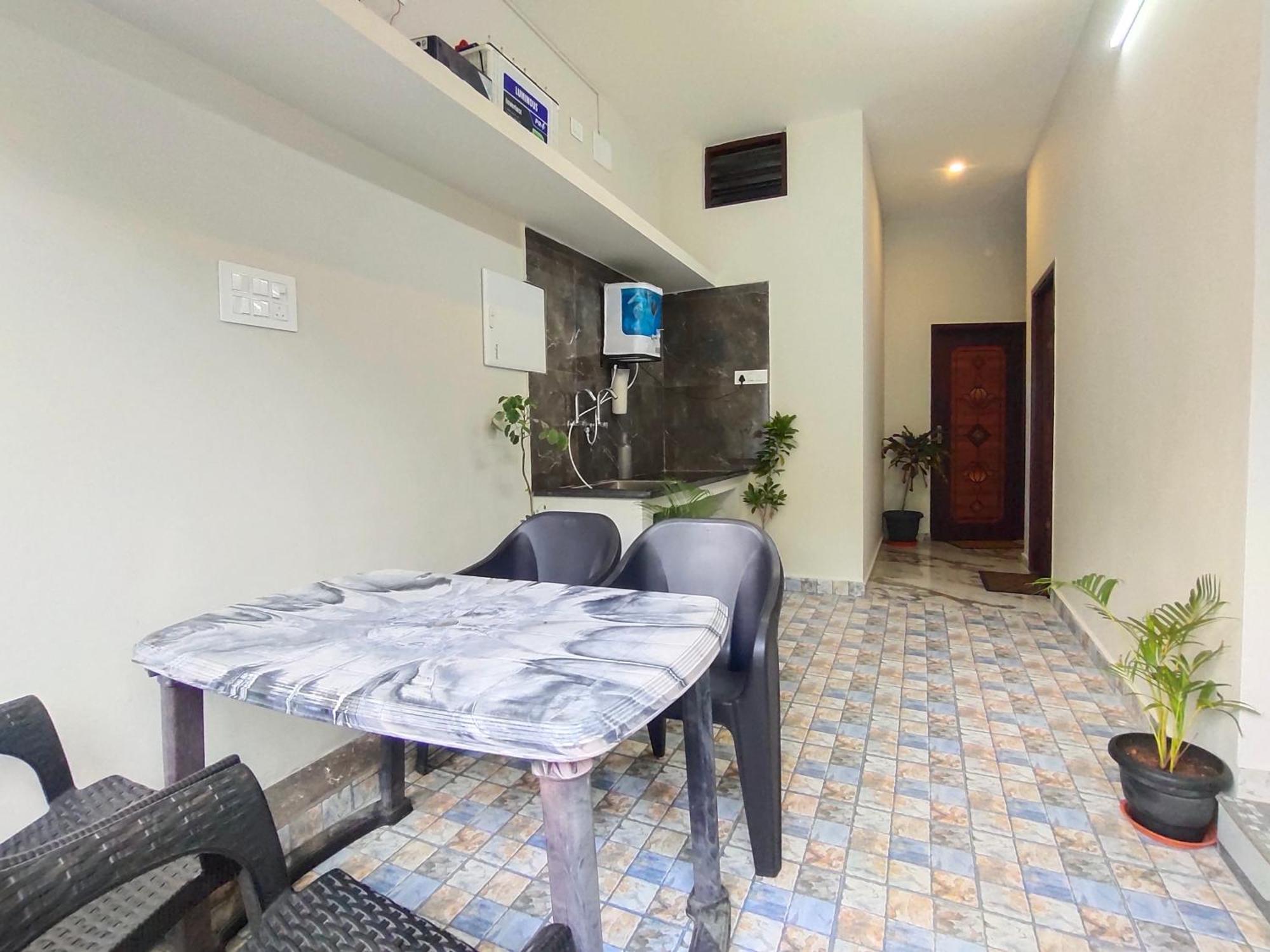 PV Inn Pondicherry Bagian luar foto