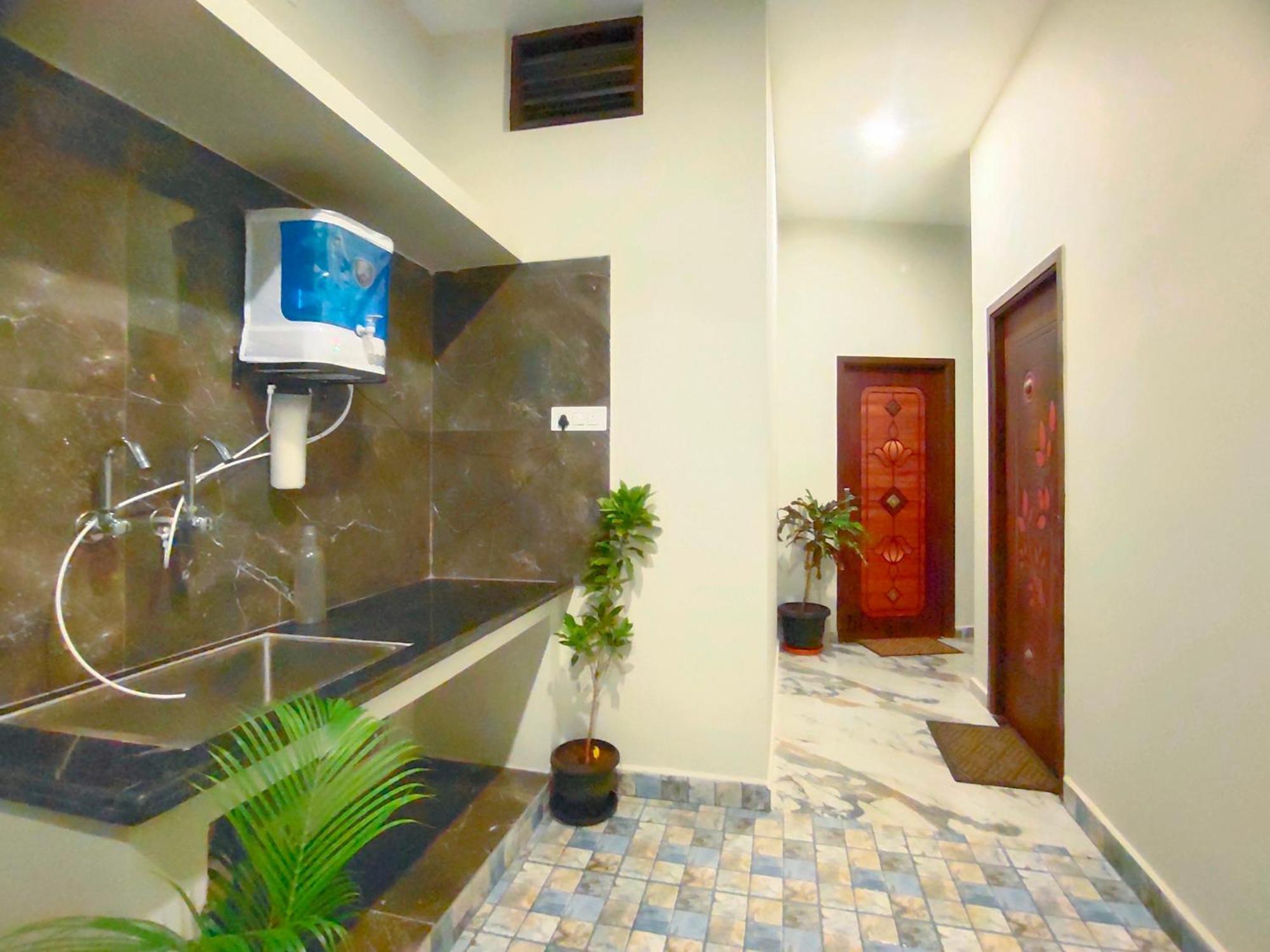 PV Inn Pondicherry Bagian luar foto