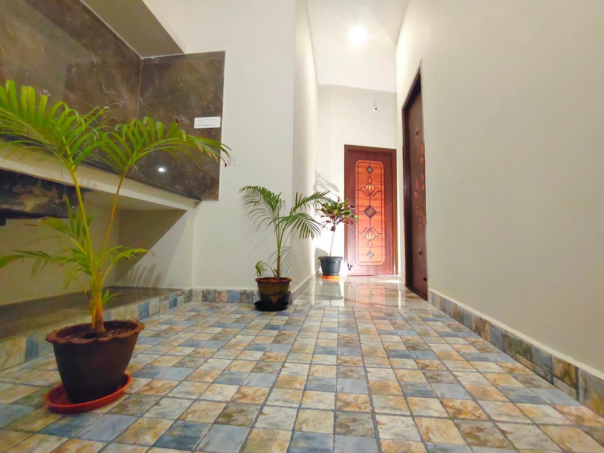 PV Inn Pondicherry Bagian luar foto
