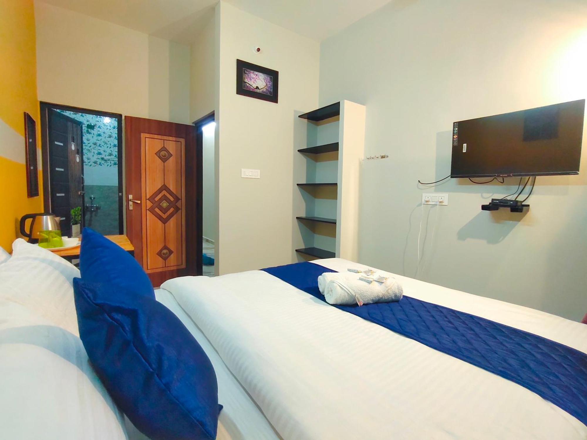 PV Inn Pondicherry Bagian luar foto